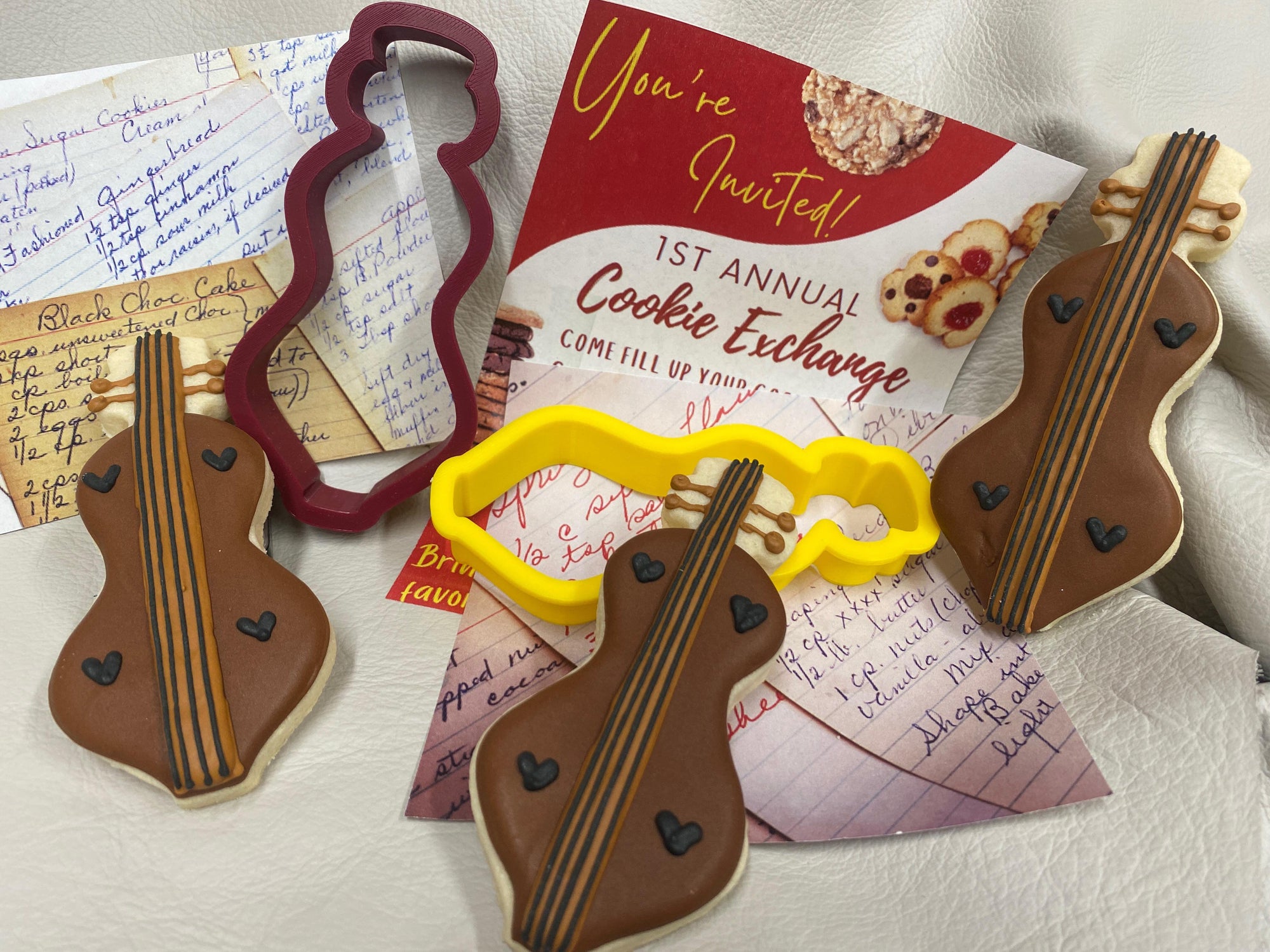 Join us for a unique Dulcimer Cookie Exchange! Show off your baking skills with our cookie cutter shaped like a dulcimer. Don't worry if you're not familiar with