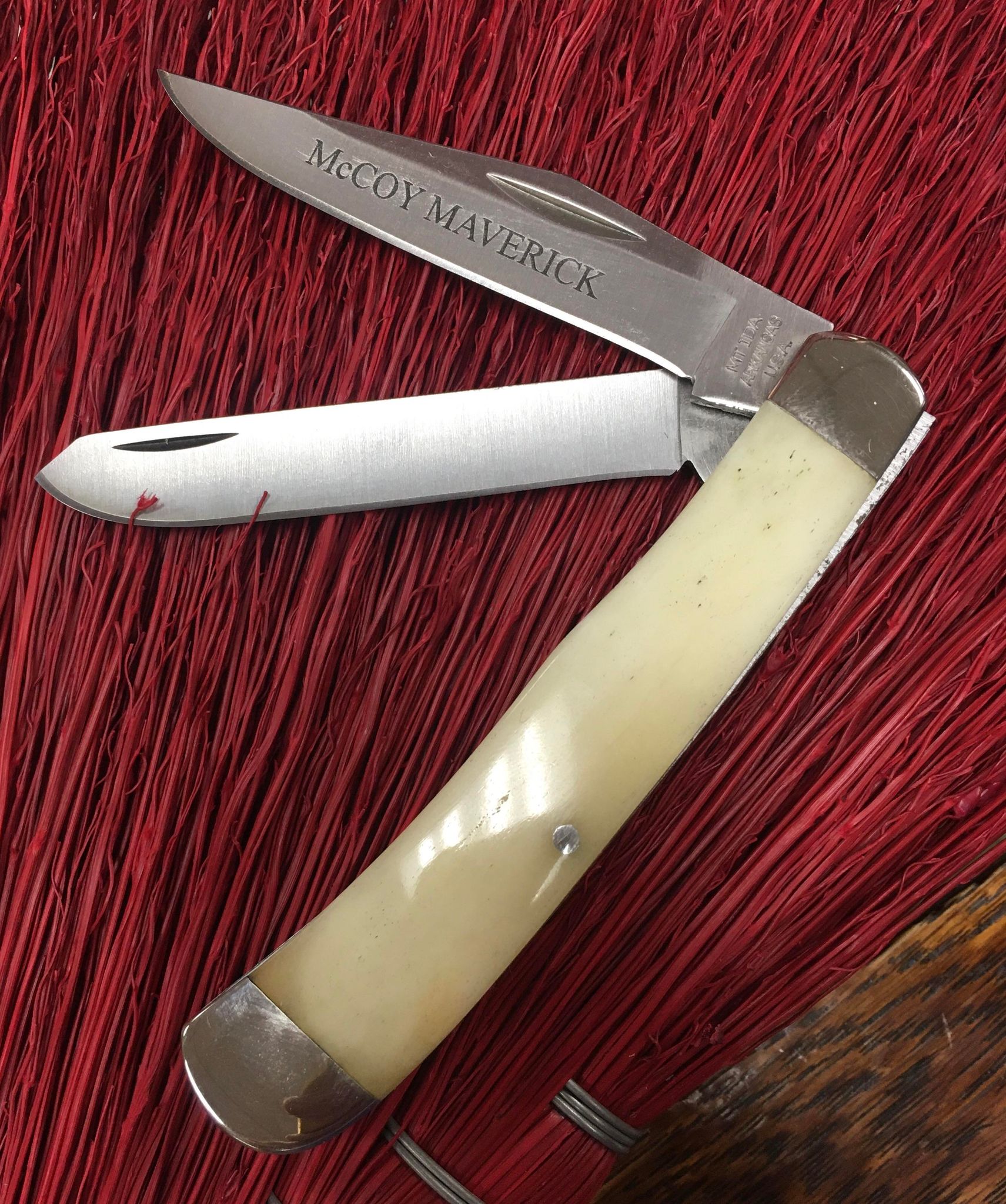 The McCoy Maverick Knife has a smooth ivory handle.
